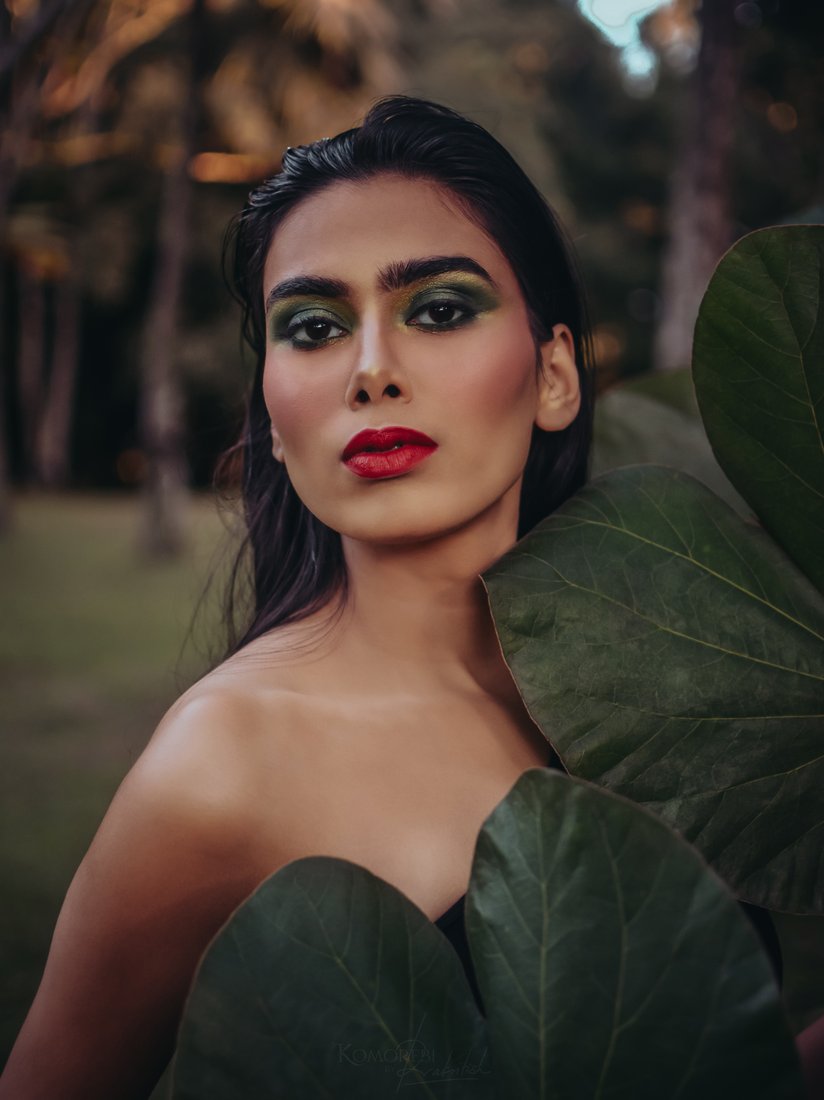 Emerald Eye — Direct Gaze