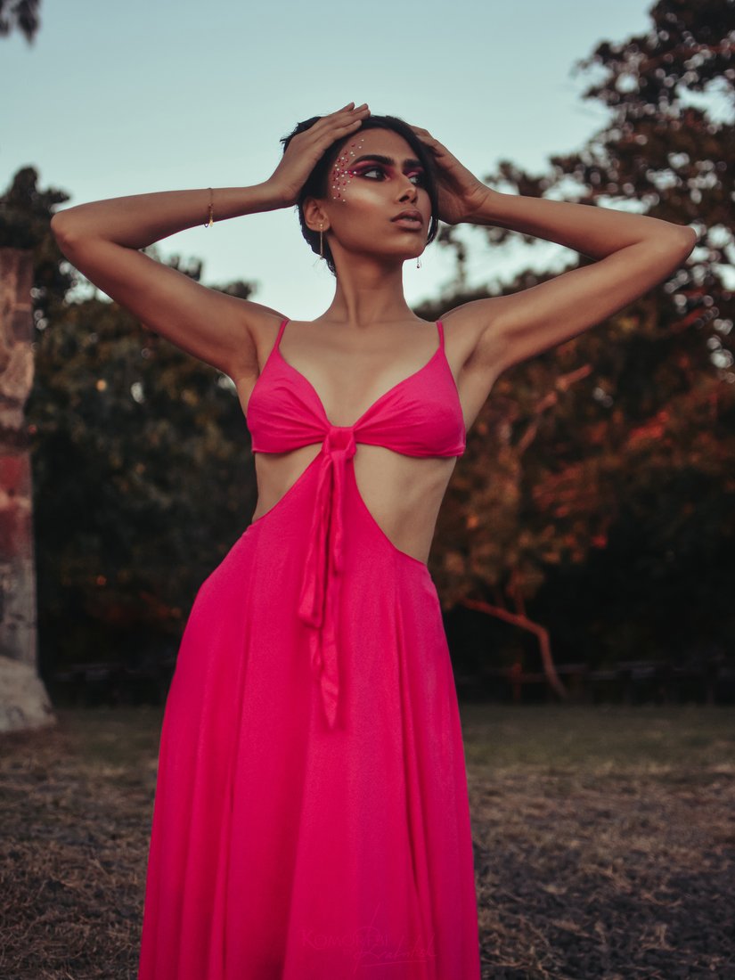 Fuchsia Cutout — Hands Behind Head