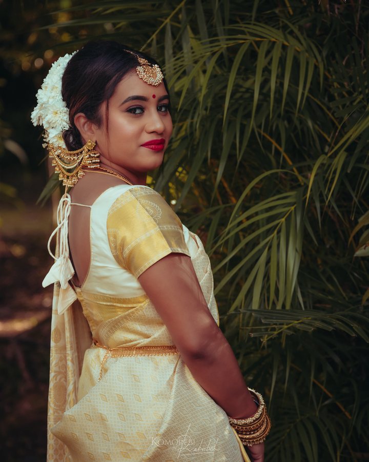 Gold Kanjivaram — Back Pose