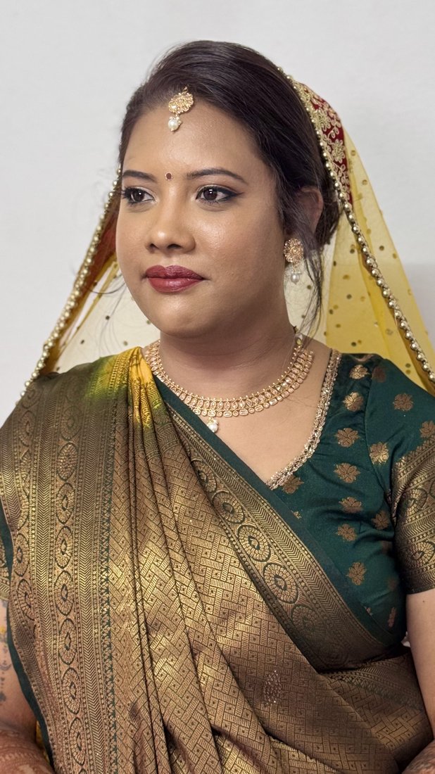 Green & Gold — Veiled Gaze