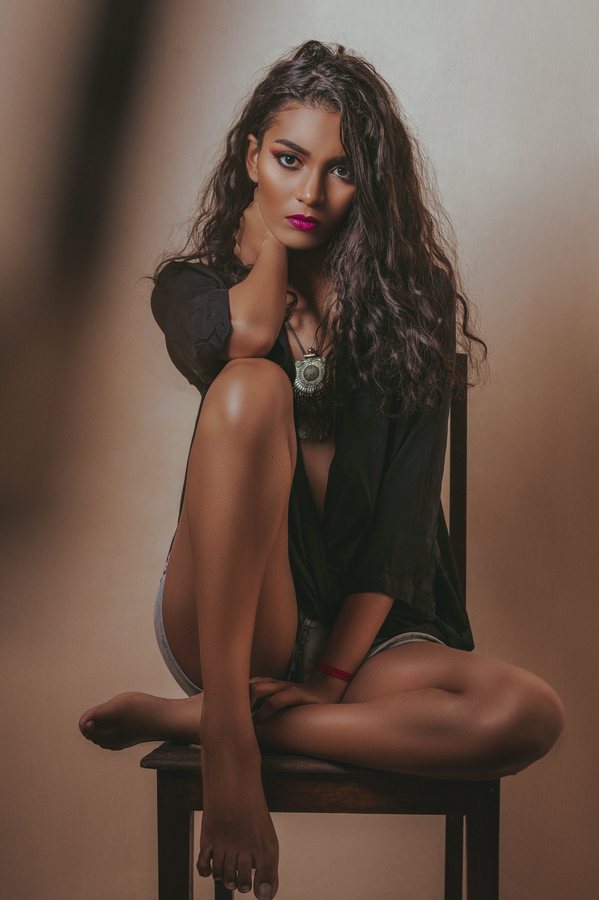 Magenta Lips — Chair Pose
