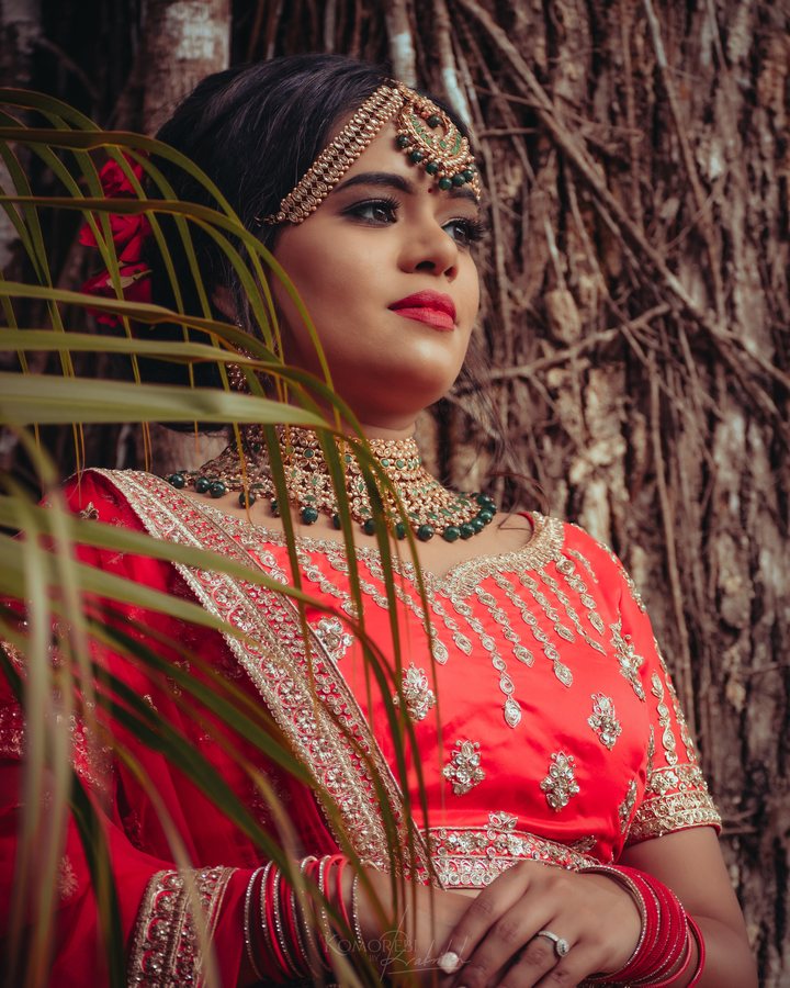 Moody Bridal — Close Up