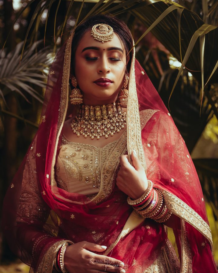 Red Veil Bride